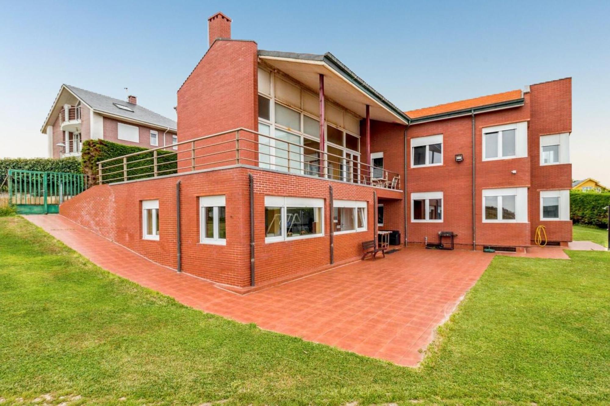 Spacious House With Sea View In Liencres + Jacuzzi Εξωτερικό φωτογραφία