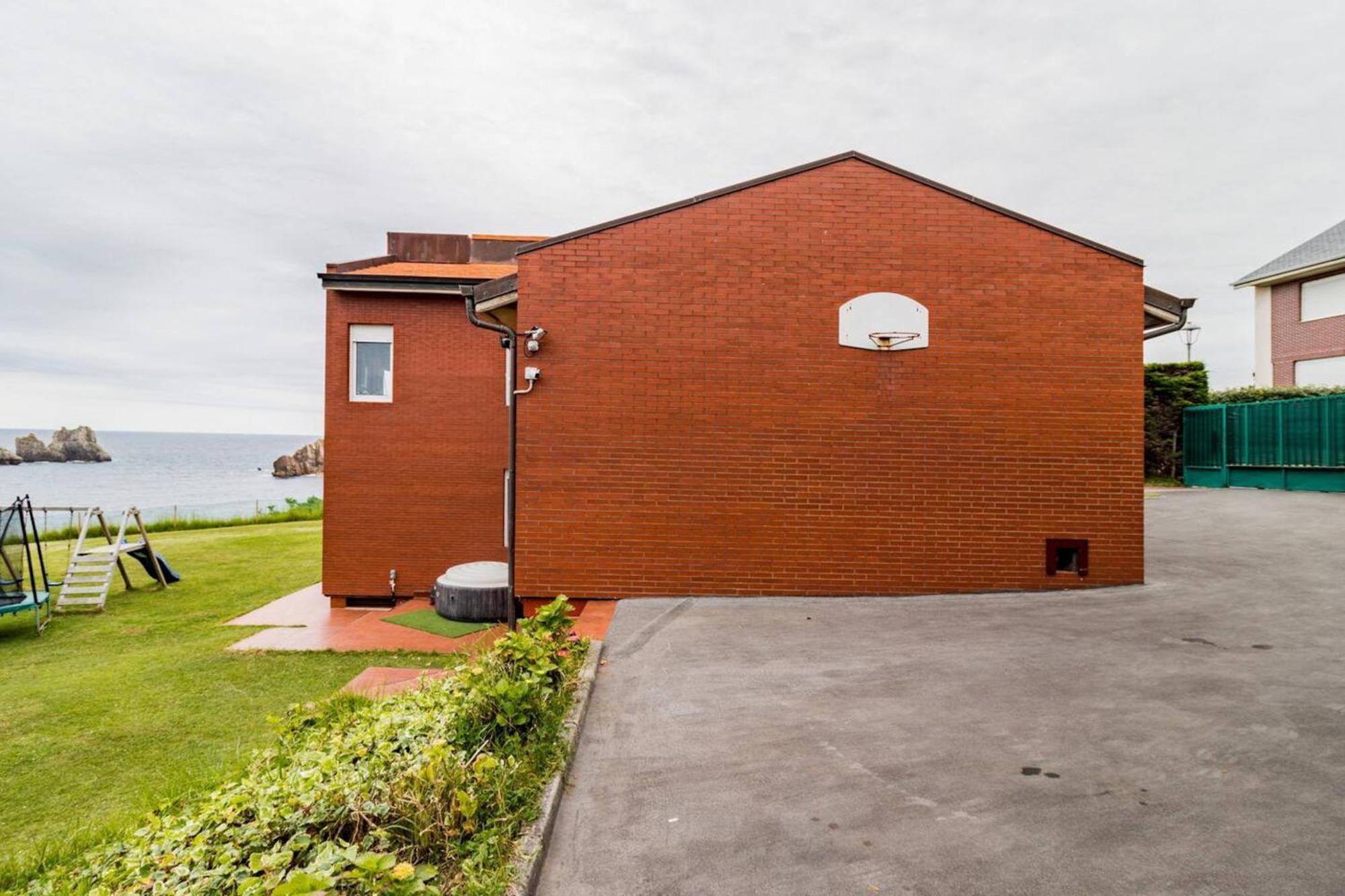 Spacious House With Sea View In Liencres + Jacuzzi Εξωτερικό φωτογραφία
